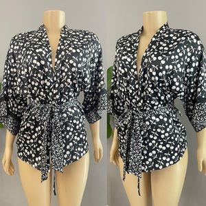 NEW Victoria’s Secret Very Sexy SATIN Short Robe XS/S